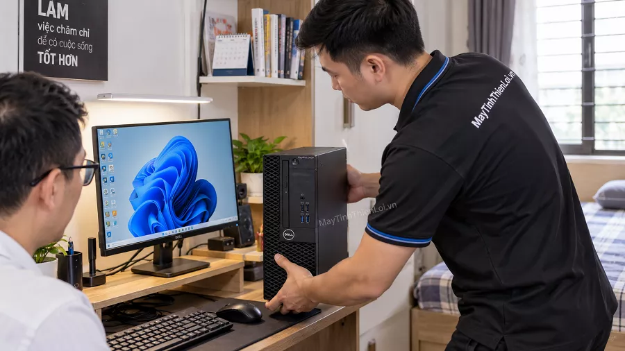 Kỹ thuật viên lắp đặt máy tính Dell OptiPlex 5060 SFF tận nơi