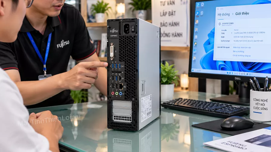 Cổng kết nối mặt sau máy tính Fujitsu ESPRIMO D588/V
