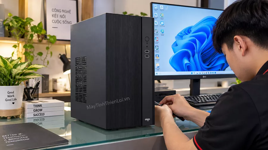 Lắp đặt máy tính văn phòng i5 4570 thực tế tại bàn làm việc